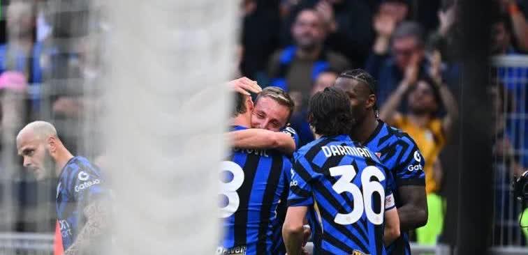 德国碾压巴萨,哈兰德带队取胜 德国碾压巴萨,哈兰德带队取胜